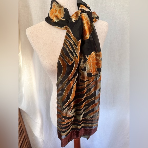 Velvet Scarf with Silk and Viscose black with bright Red Orange Detailing - Picture 4 of 10